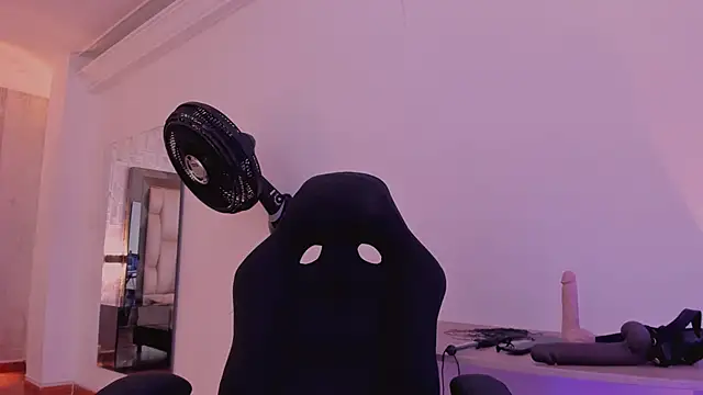 AnnaraLein online show from 10.24.25