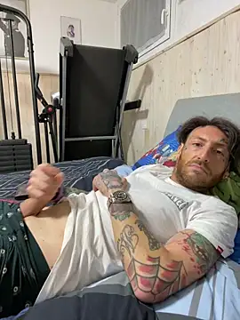 Snapshot of dennis89768 chatting on 02.15.26 dennis89768 online show from 02.15.26