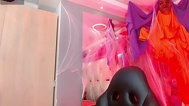 Snapshot of BabyAmatiis_ chatting on 10.26.25 BabyAmatiis online show from 10.26.25