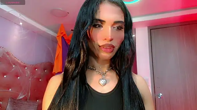 Snapshot of BabyAmatiis_ chatting on 10.28.25 BabyAmatiis online show from 10.28.25