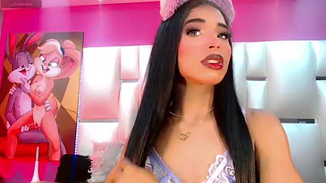 Snapshot of BabyAmatiis_ chatting on 11.15.25 BabyAmatiis online show from 11.15.25