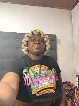 Snapshot of Treasurexmellom chatting on 09.20.25 Treasurexmellom online show from 09.20.25