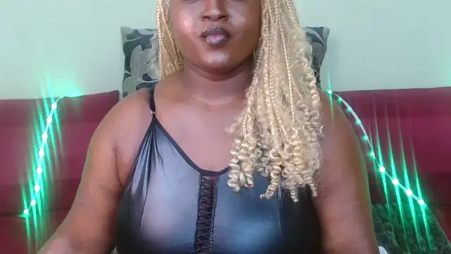 Snapshot of Treasurexmellom chatting on 11.29.25 Treasurexmellom online show from 11.29.25