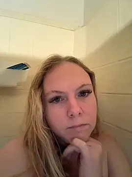 Snapshot of roughdiamond35 chatting on 10.26.25 roughdiamond35 online show from 10.26.25