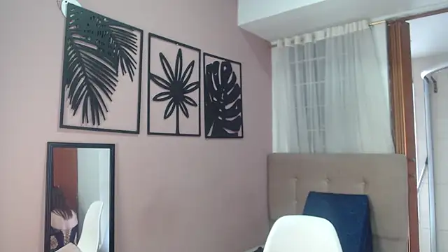 Snapshot of amara_rousse1 chatting on 06.19.26 amara rousse1 online show from 06.19.26