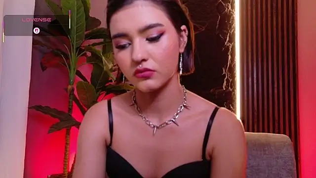 La Diabla 111  online show from 10.06.25