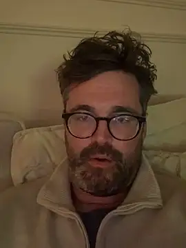 Snapshot of CyprioteWhitefly chatting on 04.25.26 CyprioteWhitefly online show from 04.25.26