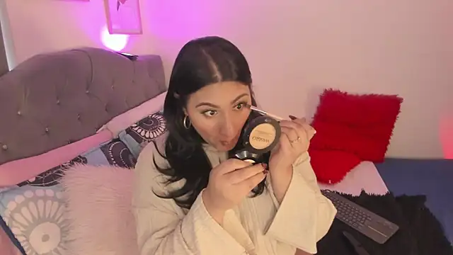 Elyross1  online show from 11.19.25