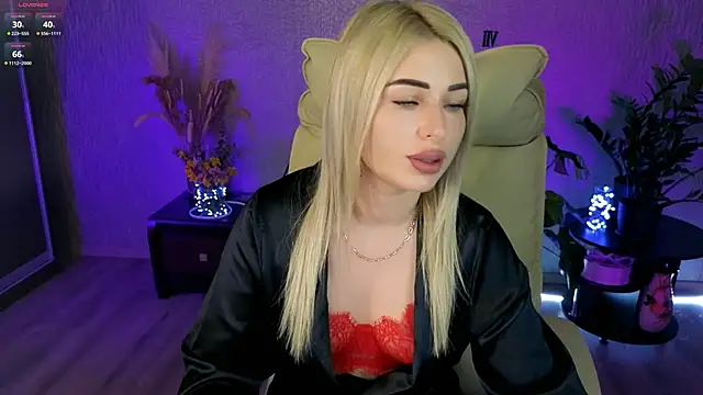 NikkiiStill online show from 05.03.26