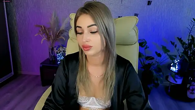 NikkiiStill online show from 06.25.26