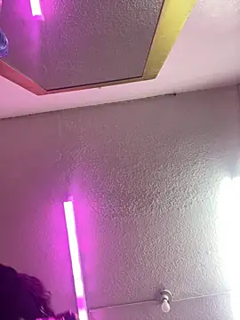 Snapshot of XBODTRIIPX chatting on 12.04.25 XBODTRIIPX online show from 12.04.25