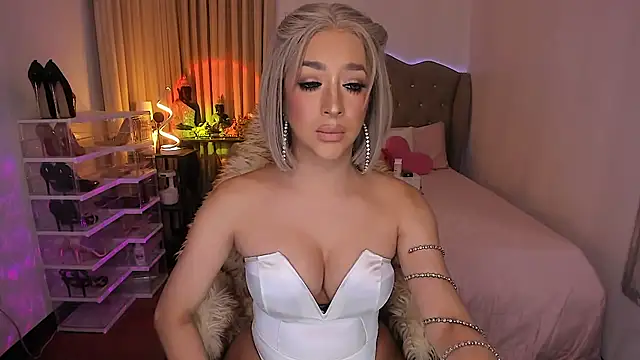 Dream Goddess online show from 01.17.26