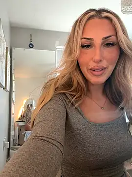 HeidiMae online show from 10.27.25