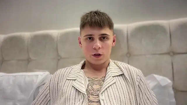 Snapshot of Tyler_Garner chatting on 09.10.25 Tyler Garner online show from 09.10.25