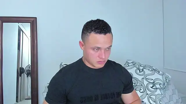 KingLevi01 online show from 06.10.26