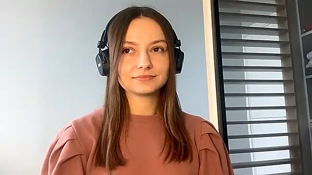 Snapshot of SoulHiperAgne_ chatting on 09.19.25 SoulHiperAgne  online show from 09.19.25