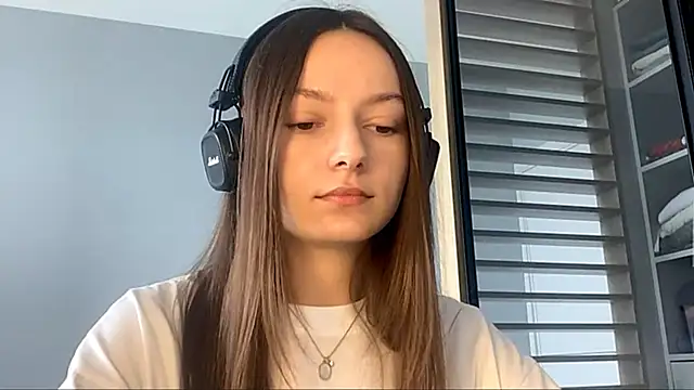 Snapshot of SoulHiperAgne_ chatting on 09.20.25 SoulHiperAgne  online show from 09.20.25