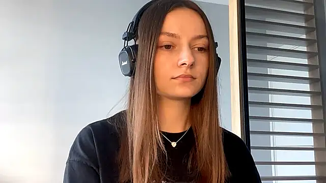 Snapshot of SoulHiperAgne_ chatting on 09.22.25 SoulHiperAgne  online show from 09.22.25