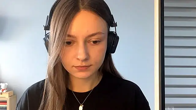 Snapshot of SoulHiperAgne_ chatting on 10.01.25 SoulHiperAgne  online show from 10.01.25