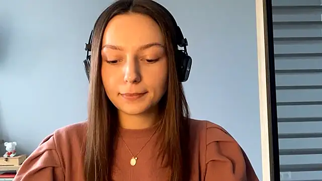 Snapshot of SoulHiperAgne_ chatting on 10.03.25 SoulHiperAgne  online show from 10.03.25