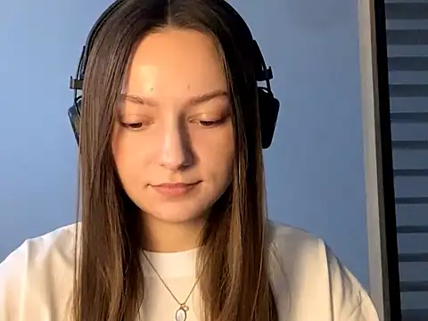 Snapshot of SoulHiperAgne_ chatting on 10.05.25 SoulHiperAgne  online show from 10.05.25