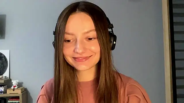 Snapshot of SoulHiperAgne_ chatting on 10.19.25 SoulHiperAgne  online show from 10.19.25