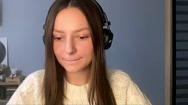 Snapshot of SoulHiperAgne_ chatting on 10.20.25 SoulHiperAgne  online show from 10.20.25