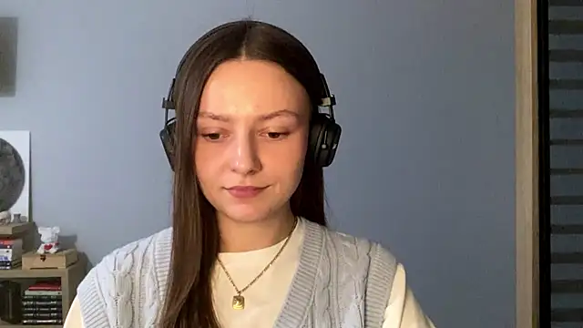 Snapshot of SoulHiperAgne_ chatting on 10.21.25 SoulHiperAgne  online show from 10.21.25
