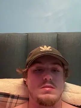 Snapshot of Hmyouneed chatting on 11.15.25 Hmyouneed online show from 11.15.25