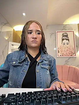bella vibess s online show from 07.25.26