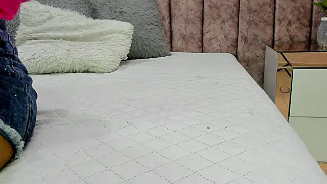 Snapshot of Ambeer_fox_ chatting on 03.04.26 Ambeer fox online show from 03.04.26