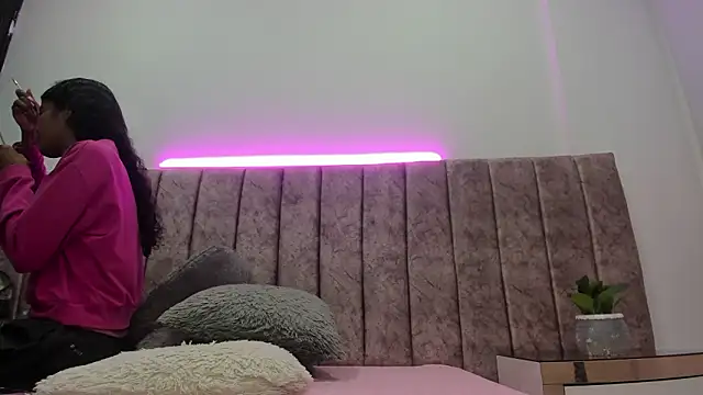 Snapshot of Ambeer_fox_ chatting on 03.11.26 Ambeer fox online show from 03.11.26