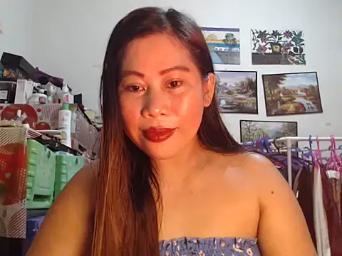 Snapshot of filipina_beauty chatting on 12.04.25 filipina beauty online show from 12.04.25