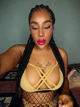 Snapshot of Queen_Amara chatting on 11.16.25 Queen Amara online show from 11.16.25