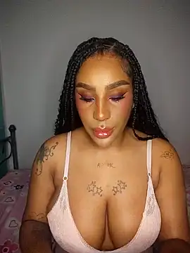 Queen Amara online show from 04.30.26
