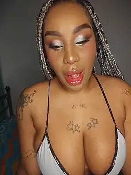 Queen Amara online show from 06.13.26