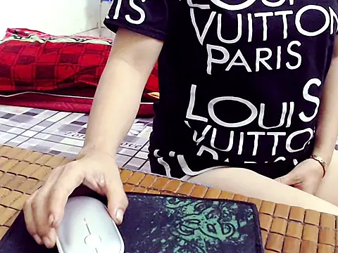 Snapshot of Ami_8x chatting on 10.21.25 Ami 8x online show from 10.21.25