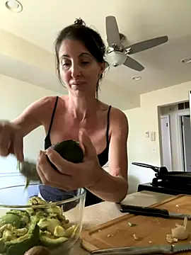 Snapshot of NurseStephania chatting on 09.18.25 NurseStephania online show from 09.18.25