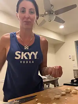 Snapshot of NurseStephania chatting on 09.22.25 NurseStephania online show from 09.22.25