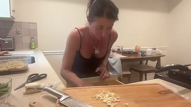 Snapshot of NurseStephania chatting on 09.29.25 NurseStephania online show from 09.29.25