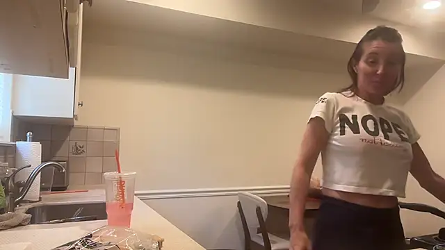 Snapshot of NurseStephania chatting on 10.06.25 NurseStephania online show from 10.06.25