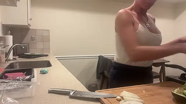 Snapshot of NurseStephania chatting on 10.07.25 NurseStephania online show from 10.07.25