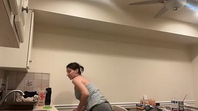 Snapshot of NurseStephania chatting on 11.27.25 NurseStephania online show from 11.27.25