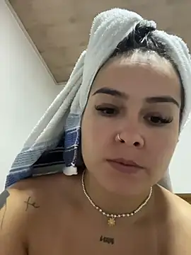 Snapshot of amberbakee chatting on 11.08.25 amberbakee online show from 11.08.25