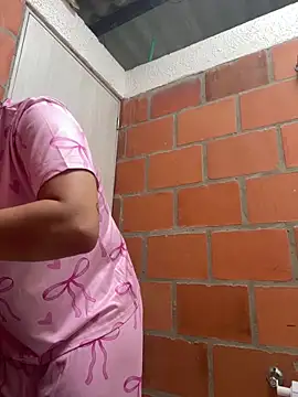 Snapshot of amberbakee chatting on 11.26.25 amberbakee online show from 11.26.25