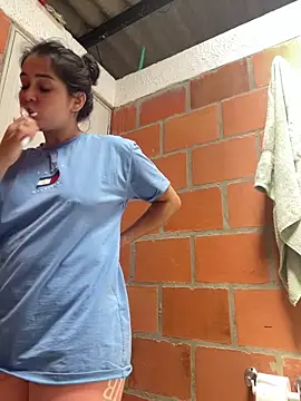 Snapshot of amberbakee chatting on 12.01.25 amberbakee online show from 12.01.25