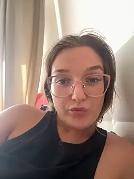 Snapshot of Bellatrisssaa chatting on 09.14.25 Bellatrisssaa online show from 09.14.25