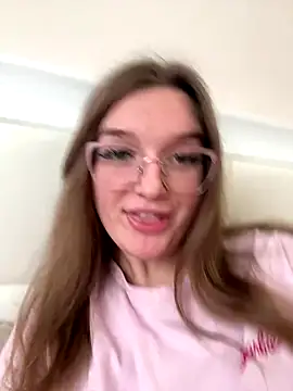 Snapshot of Bellatrisssaa chatting on 12.18.25 Bellatrisssaa online show from 12.18.25