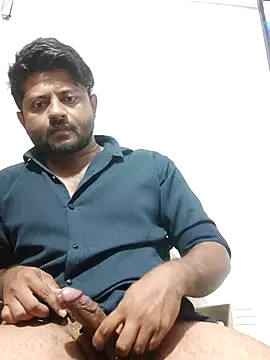 Snapshot of urhotboymeet chatting on 12.18.25 urhotboymeet online show from 12.18.25