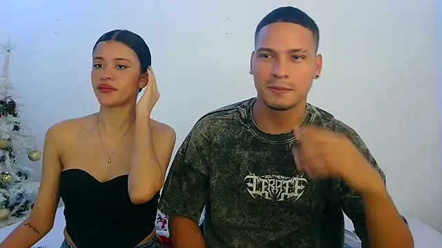 Snapshot of Sexy777Couple chatting on 01.06.26 Sexy777Couple online show from 01.06.26